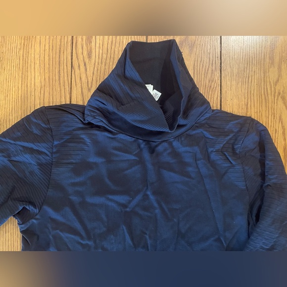 Athleta Flurry Blizzard Rib Turtleneck, black, size medium - Picture 3 of 5